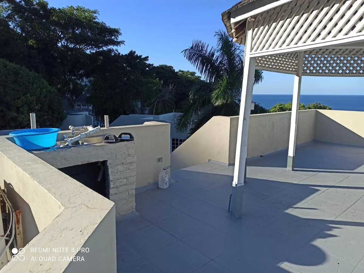 Columbus Heights Apt 26 F Ocho Rios 0*,
