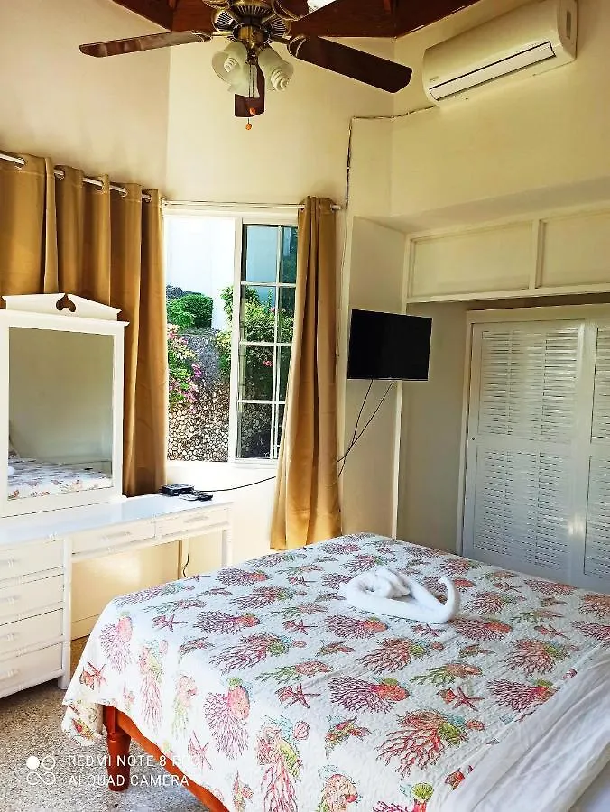 Columbus Heights Apt 26 F Ocho Rios Jamaica