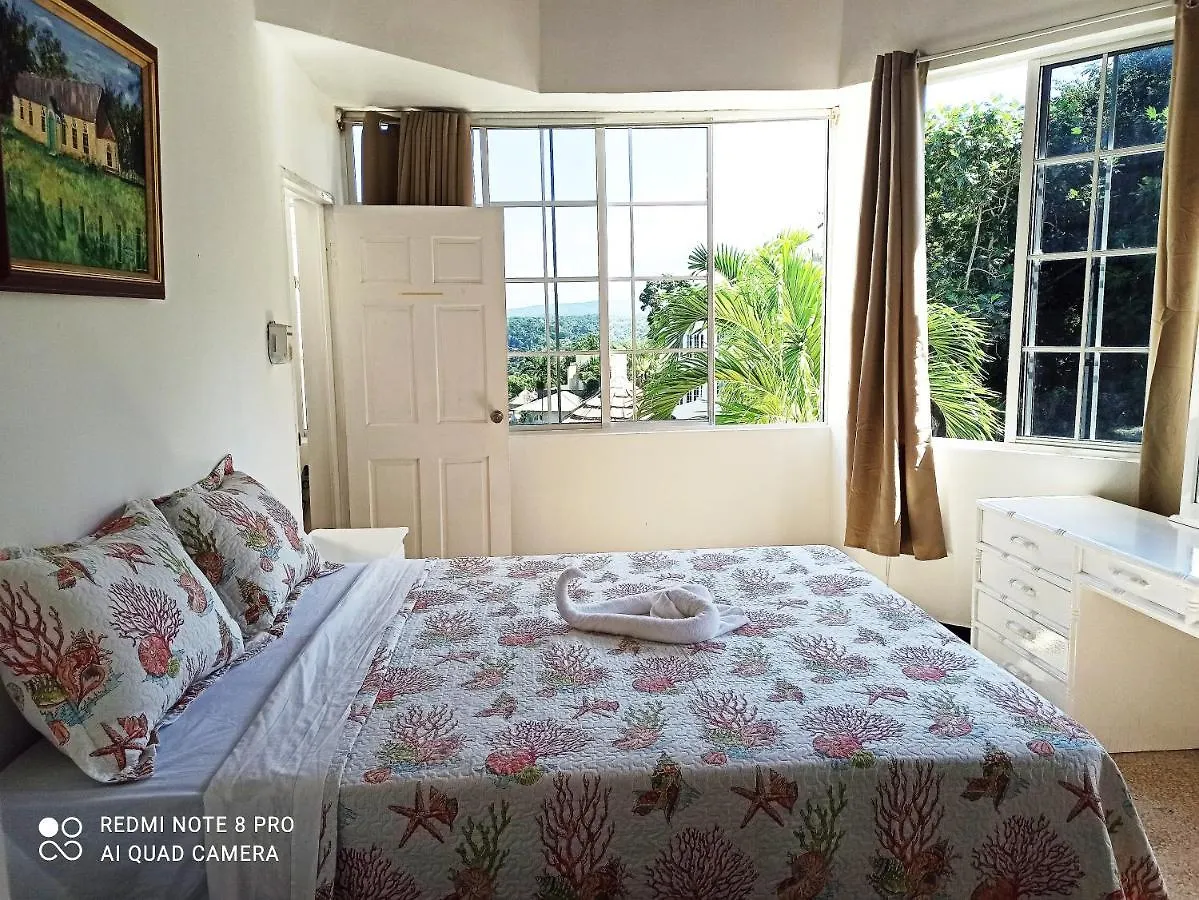 Columbus Heights Apt 26 F Ocho Rios 0*,